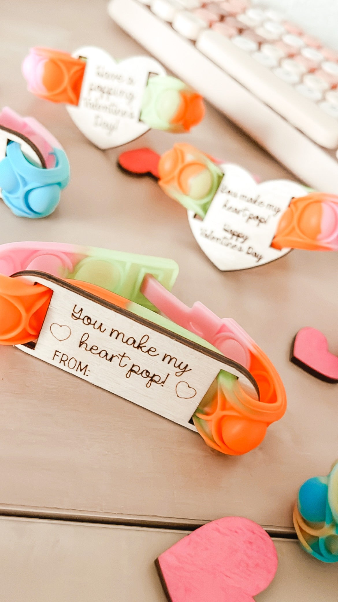 Pop-It Braclet Tags